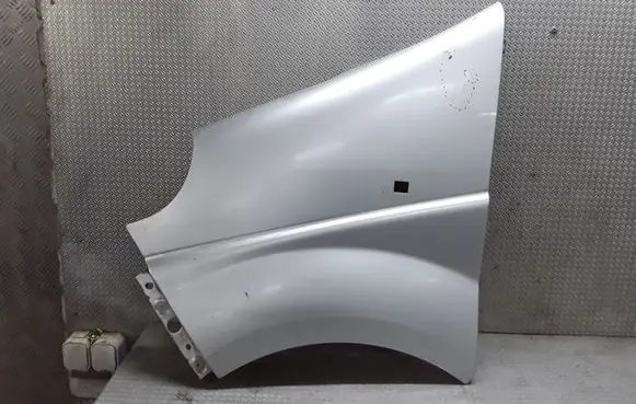 Nissan Primastar Fender
