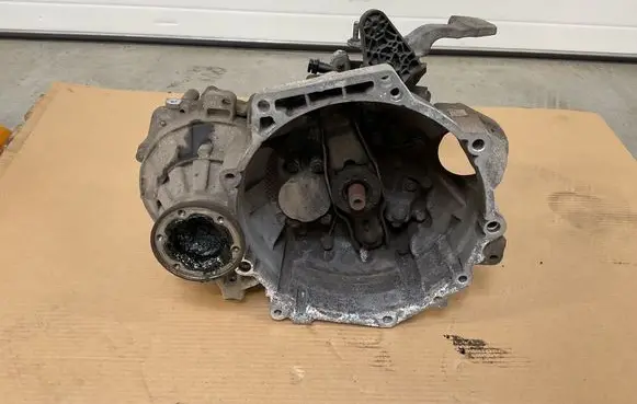 Volkswagen Polo VI Manual 5 speed gearbox RZU