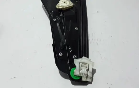 Land Rover Range Rover L322 Rear window lifting mechanism without motor LR013870