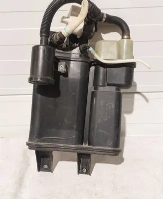 Active carbon filter fuel vapour canister