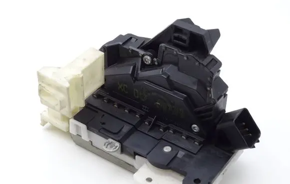 Ford Mondeo Mk III Rear door lock 2S4AA26412EB