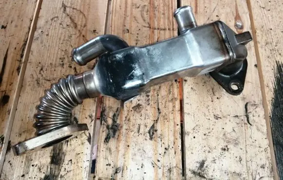 Audi A2 EGR valve cooler 045131513