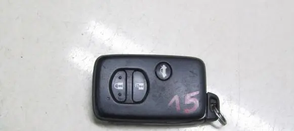 Toyota Avensis T270 Ignition key/card 