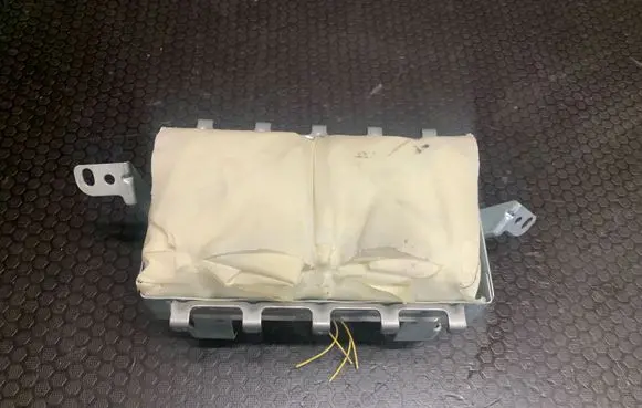 Toyota Corolla Verso AR10 Passenger airbag DYK5000 Y12K6415110