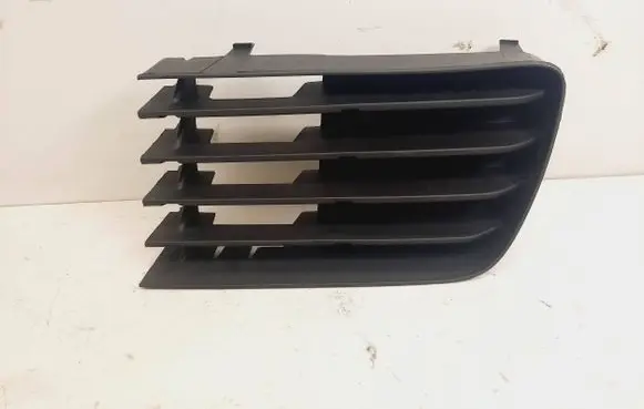 Toyota Prius (XW20) Front bumper lower grill 5311247020