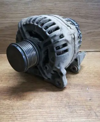 Volkswagen Touran I Generator/alternator 06F903023F 0124525066