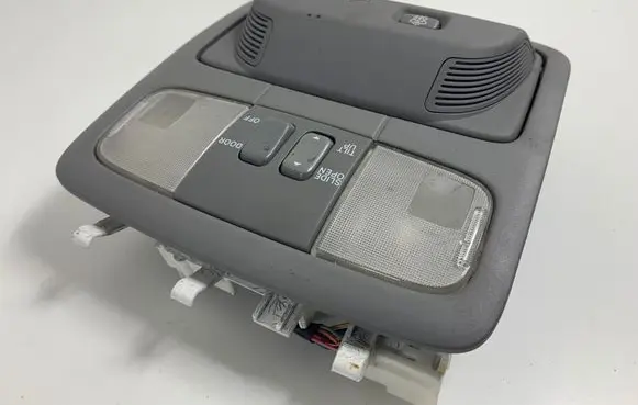 Toyota Land Cruiser (J120) Front seat light