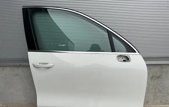 Volkswagen Touareg II Front door