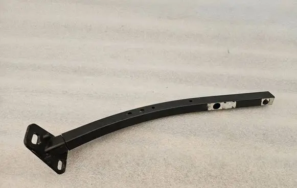 Audi A8 S8 D3 4E Fender mounting bracket 4E0805366