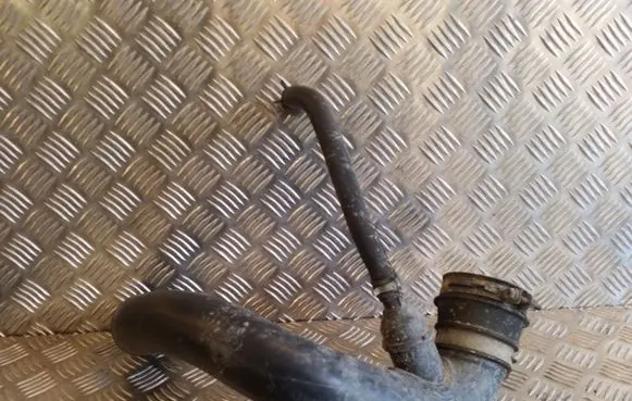 Mazda CX-7 Air intake hose/pipe R2AX13231 K3804