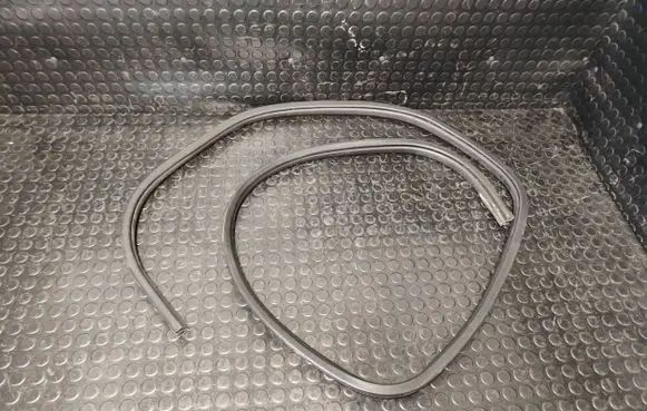 Peugeot 4008 Rear door rubber seal (on body) 