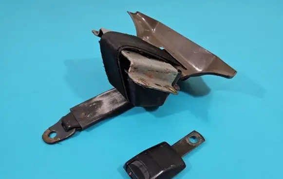 Peugeot 305 Front seatbelt IMPRK1393743