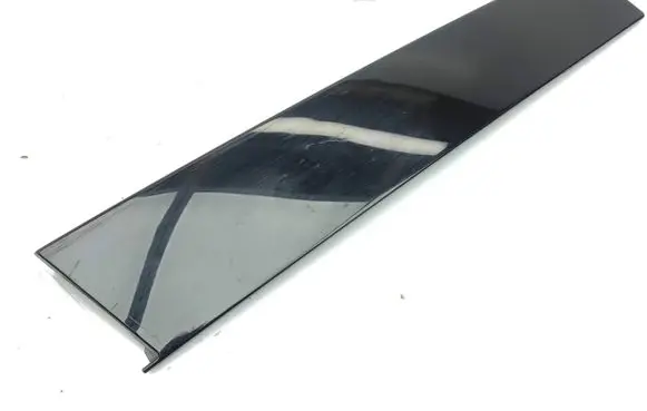 Opel Astra L Front door glass trim molding 9830836480