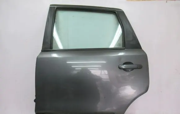 Nissan Note (E11) Rear door