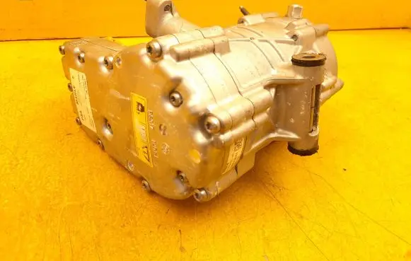 Peugeot 308 Air conditioning (A/C) compressor (pump) 9841935480