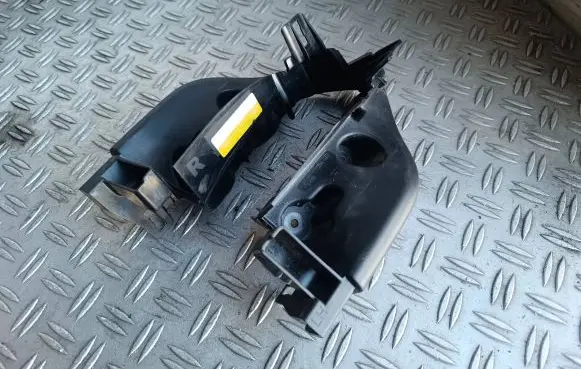 Land Rover Range Rover Velar Centre console side trim rear j8a2613k36aw j8a2613k37aw