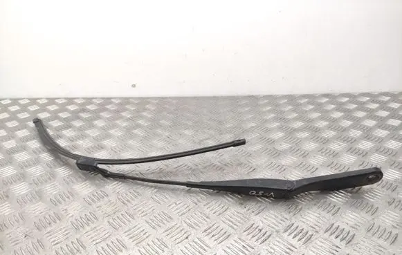 Volvo V50 Windshield/front glass wiper blade 30699997