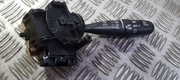 Toyota Yaris Wiper control stalk 173647