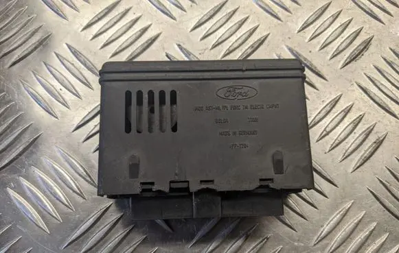 Ford Focus Fuse module 98AG14K150AF