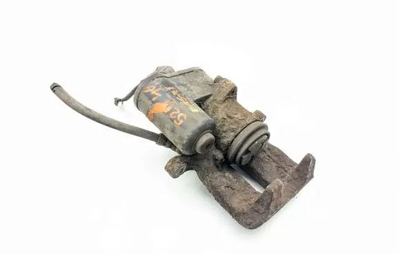 Volkswagen PASSAT B7 Rear brake caliper