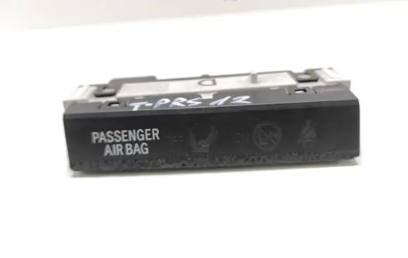 Passenger airbag on/off switch