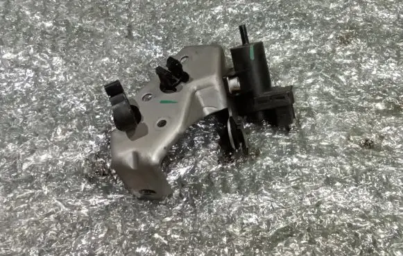 Renault Master III Turbo solenoid valve 39737R 8200762162