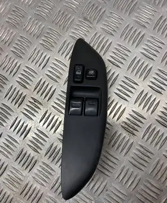 Toyota Yaris Electric window control switch 0115149