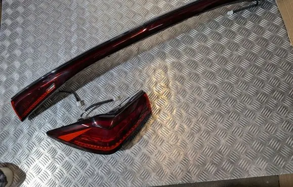 Ford Ranger Tailgate rear/tail lights