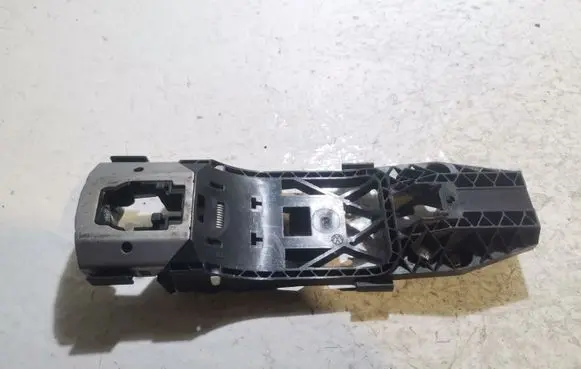 Skoda Yeti (5L) Front door exterior handle/bracket 5N0837885G