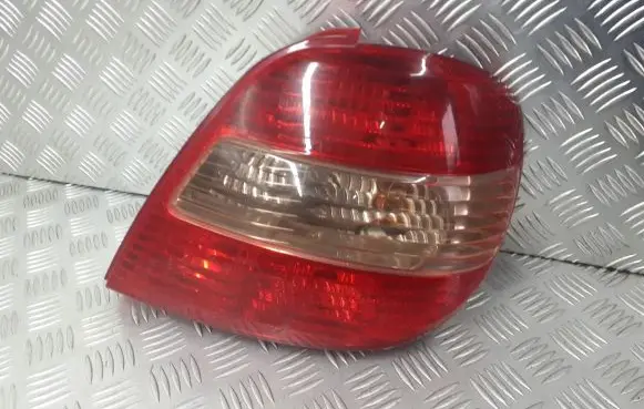 Toyota Avensis T220 Rear/tail lights 034N5P