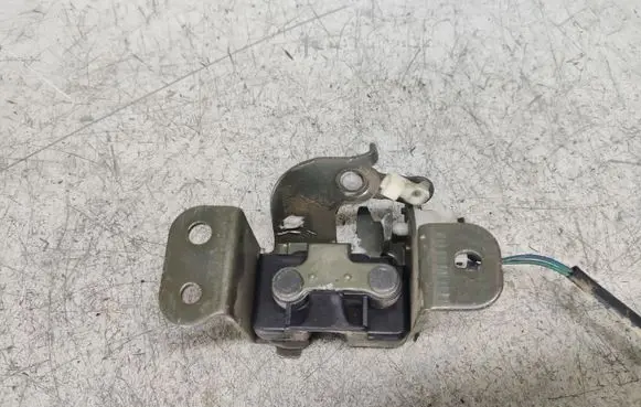 Hyundai Santa Fe Tailgate window lock/catch/latch 