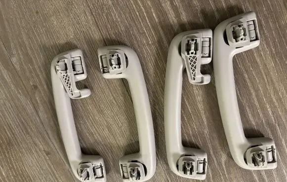 Renault Arkana A set of handles for the ceiling DSC
