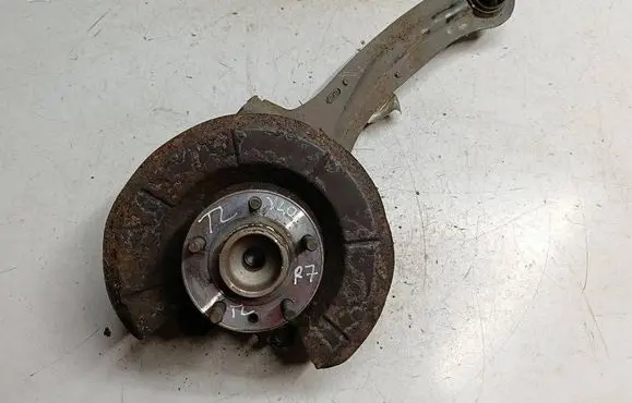 Volvo V40 Stub axle w684f9awf81