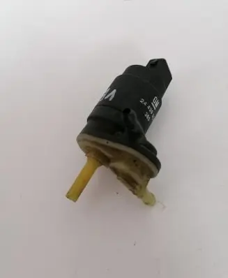 Opel Zafira B Windscreen/windshield washer pump 24439254