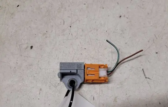 Mazda 6 Airbag deployment crash/impact sensor GDK457KC0 K0273082811 00007032056