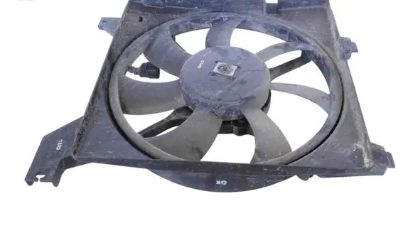 Hyundai Tiburon Radiator cooling fan shroud 253802D400