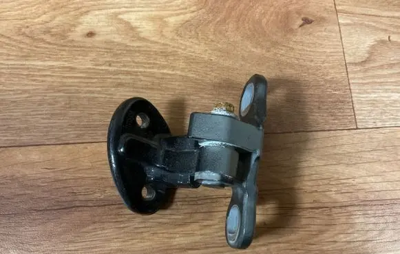 Volvo V50 Rear door lower hinge 30784893