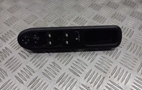 Peugeot 407 Front door window switch trim 96468704XT