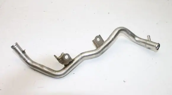 Toyota RAV 4 (XA40) Engine coolant pipe/hose