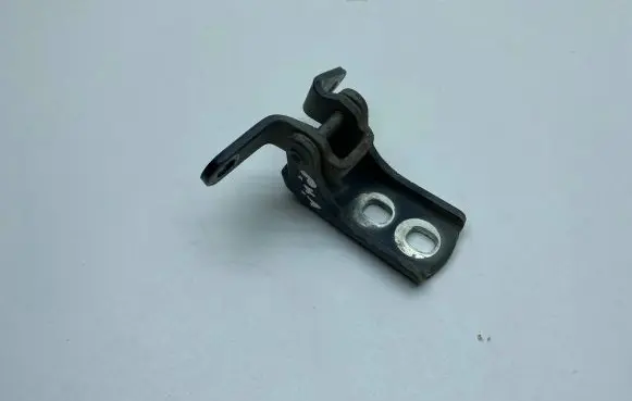 Opel Zafira C Front door lower hinge 