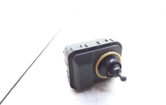 Opel Zafira A Headlight level adjustment motor 