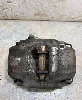 BMW 5 G30 G31 G38 Front brake caliper 6883483 6883733