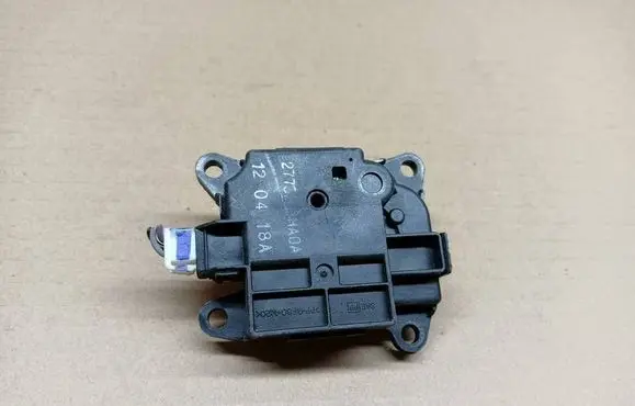 Nissan Juke I F15 Air flap motor/actuator 277321HA0A 120418A