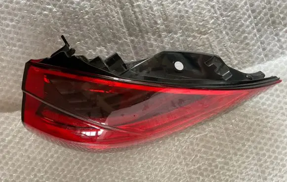 Porsche Cayenne (92A) Rear/tail lights 7P5945208r 7P5945208 90053372