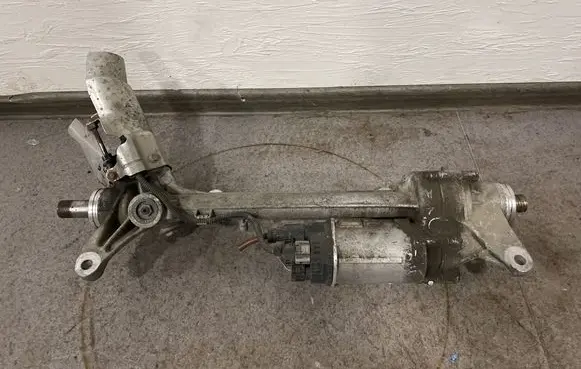 BMW 5 G30 G31 G38 Steering rack 6886598