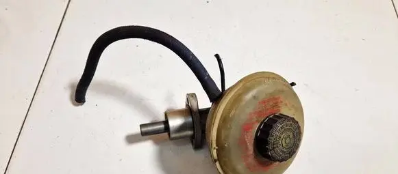 Audi A6 S6 C4 4A Brake fluid reservoir 