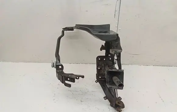 Mercedes-Benz CLS C219 Headlight/headlamp mounting bracket