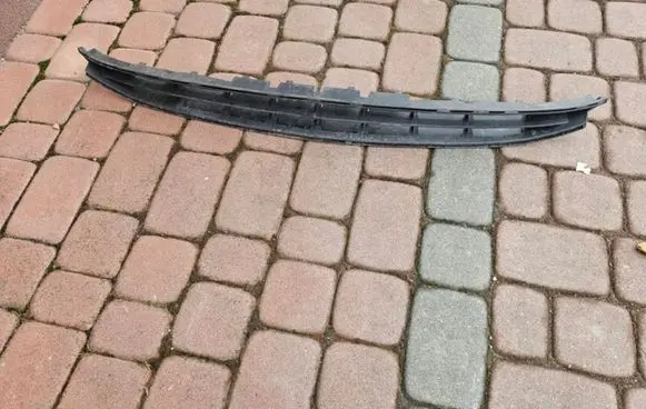 Front bumper lower grill