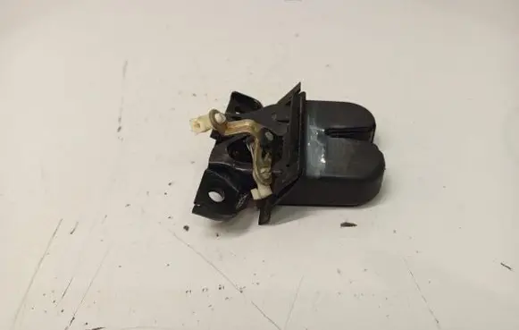 Audi A3 S3 8L Tailgate/trunk/boot lock/catch/latch 8L0827520C