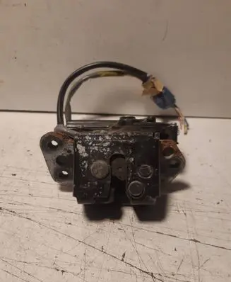 Toyota Avensis T250 Tailgate/trunk/boot open switch 0105